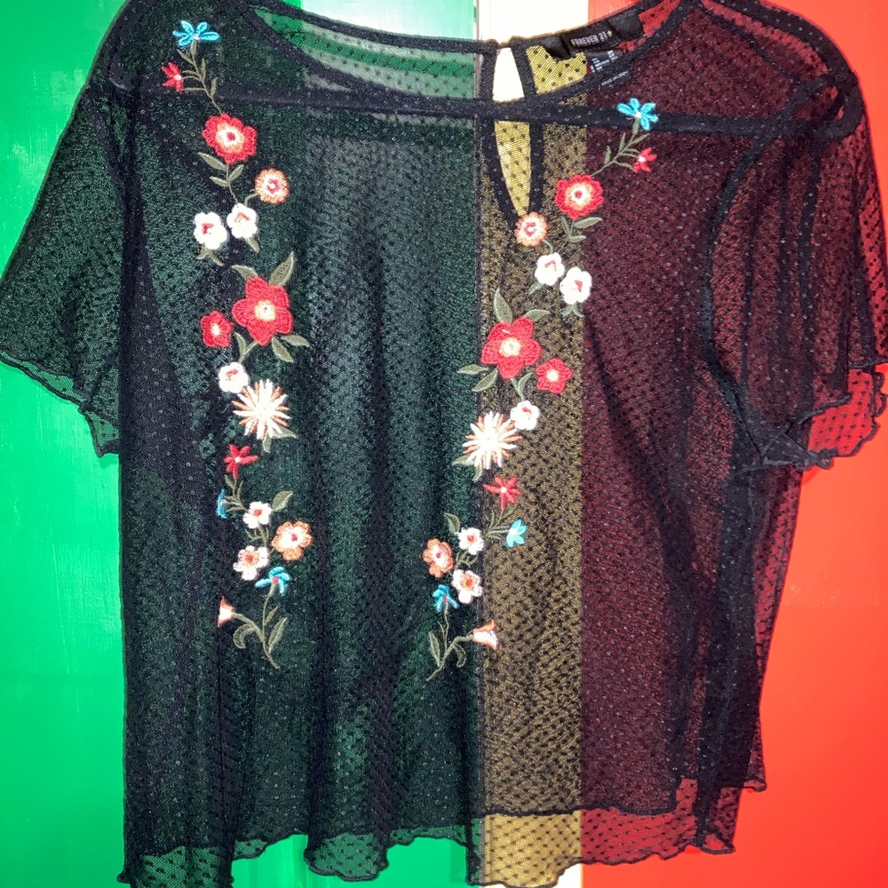 Cropped Flower Shirt